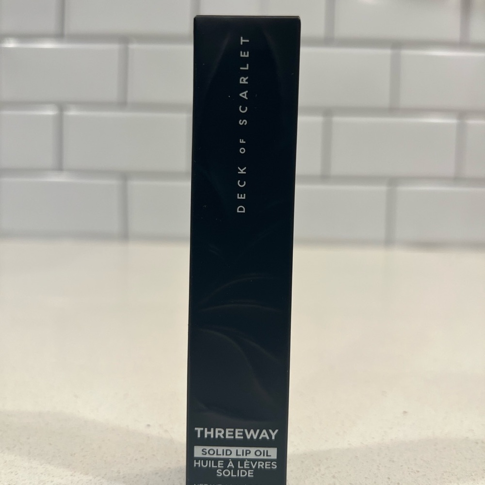 Deck of Scarlet Lip Oil Gloss - Rouge supreme